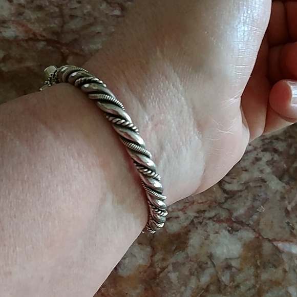 Sterling Renaissance garnet bracelet - Picture 4 of 5